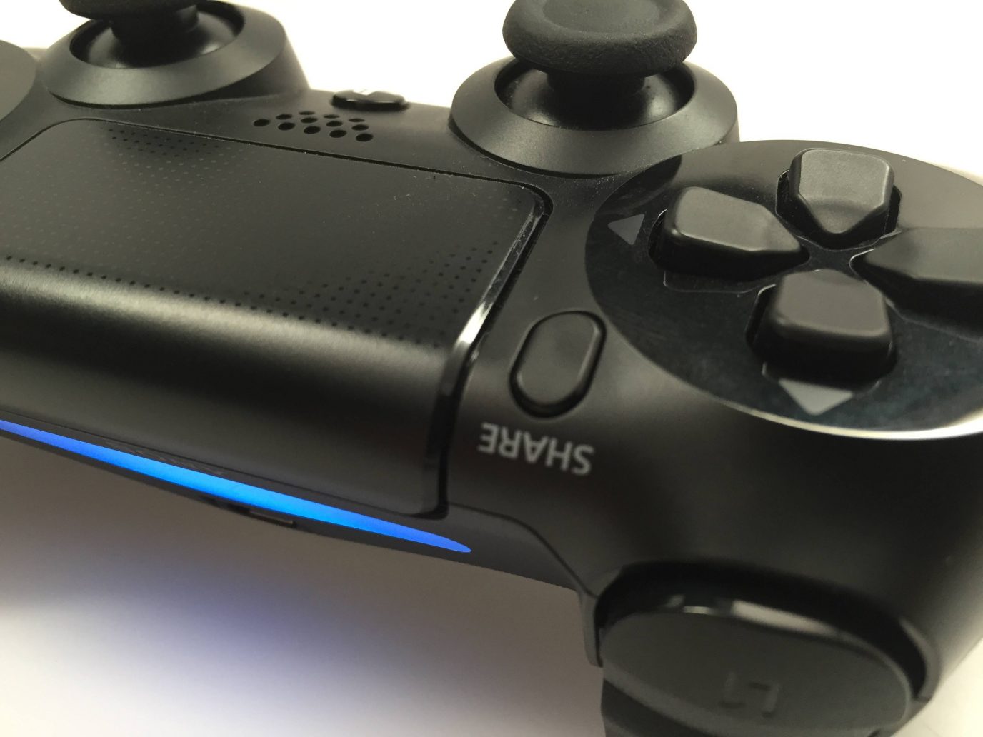 how to connect ps4 controller to mac wirelessly