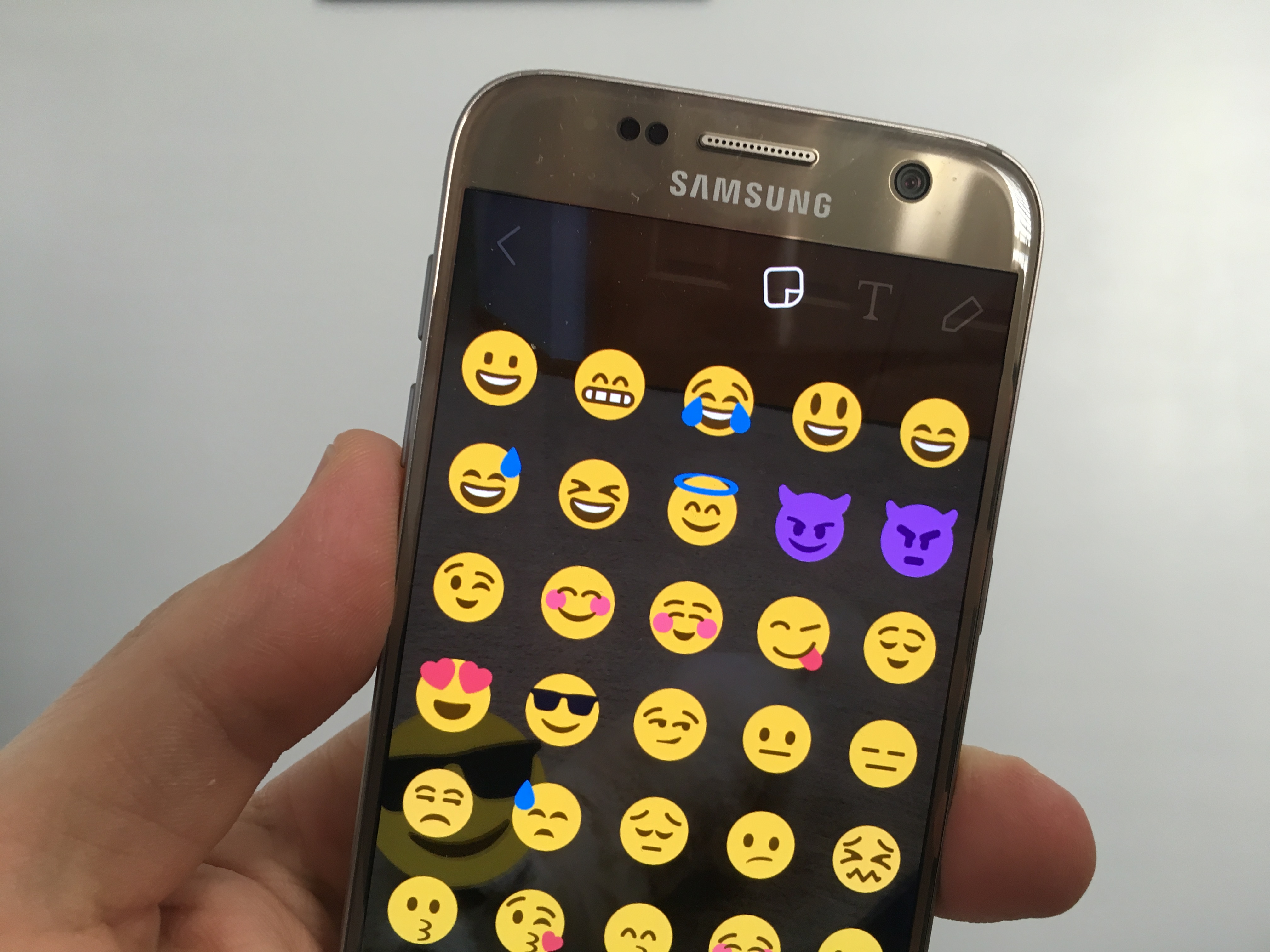 Snapchat Emojis: 3 Things to Know About 3D Emoji Stickers