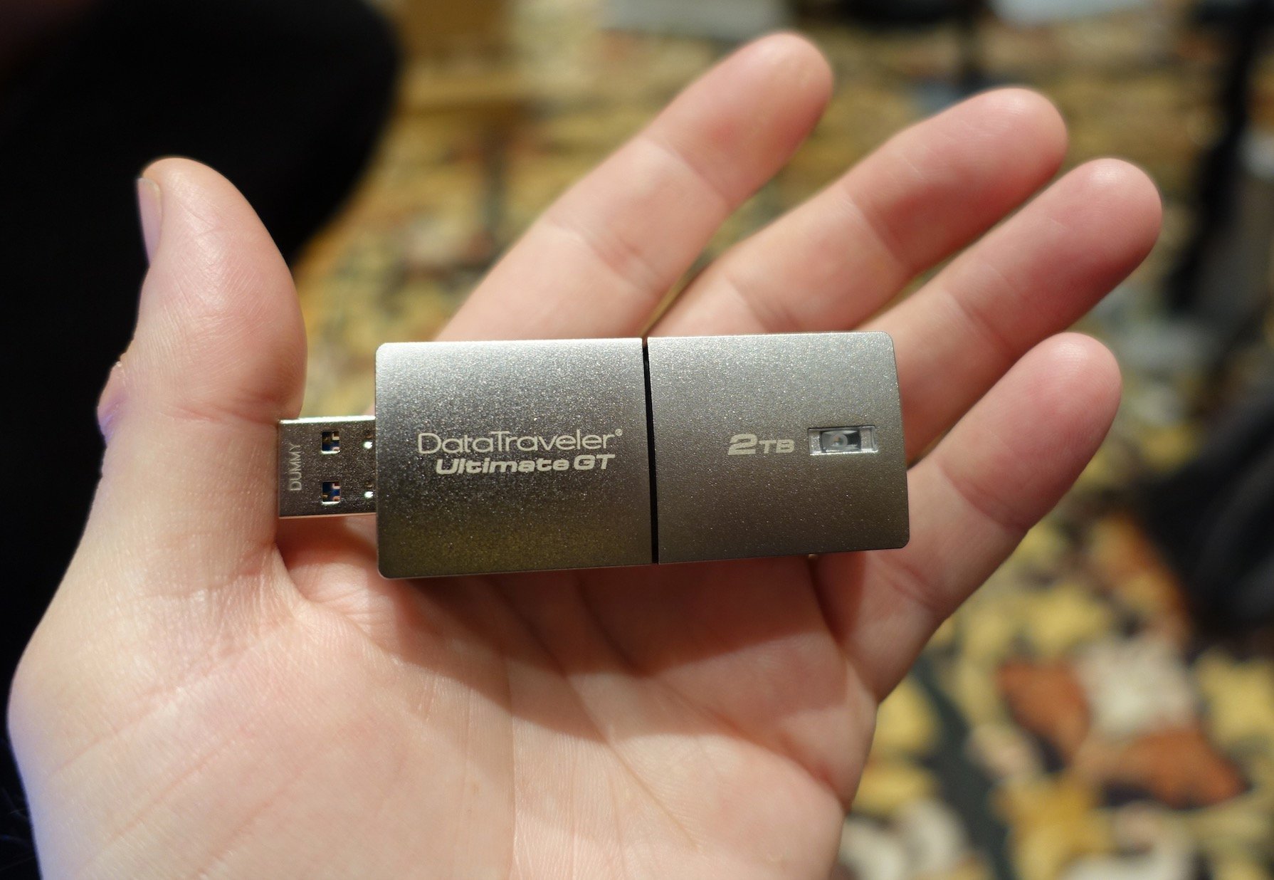 USB флешка 2 ТБ
