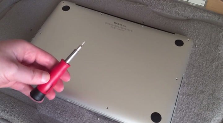 how to clean out macbook air